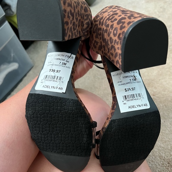 NWT Adelyn-Fab Leopard Opened Toe Heels - Picture 3 of 4
